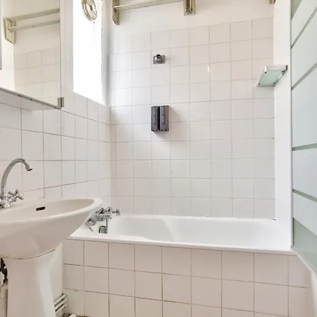 Apartment Quartier Saint Germain 2 *